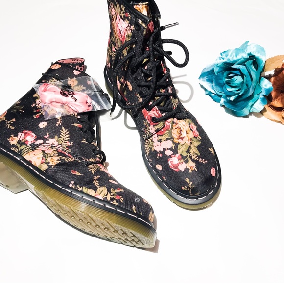 🚫SOLD🚫Dr. Martens floral fabric size 9 - Picture 2 of 6